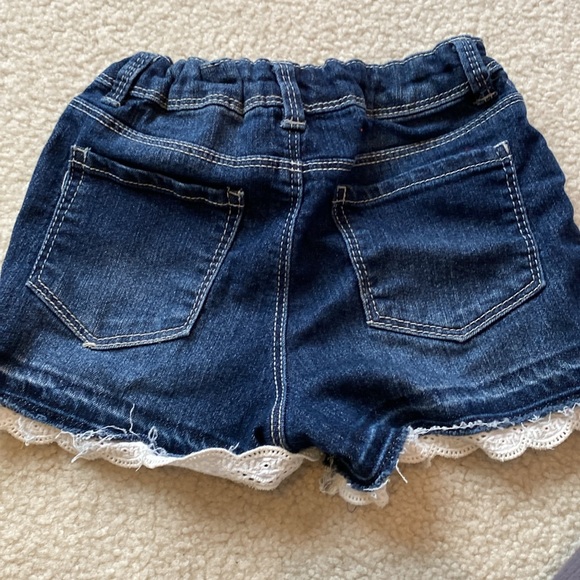 Little girls shorts size 7 - Picture 4 of 6